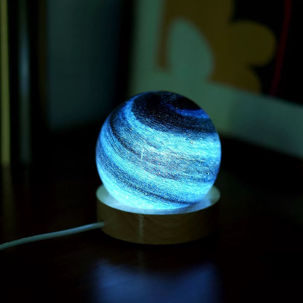 Luma Globe Crystal Lamp (Artic Pearl)